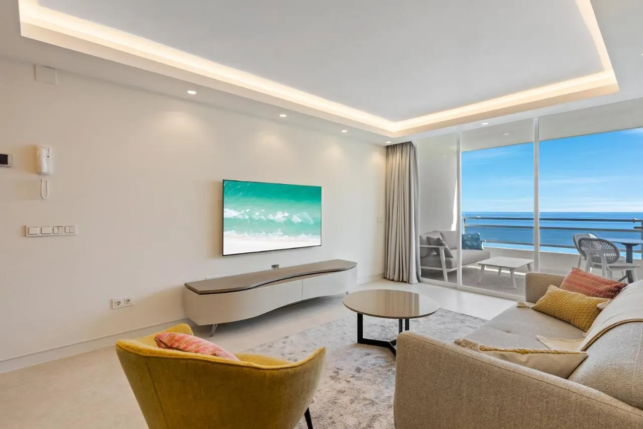 דירות מארבלה Fully Renovated Frontline Flat