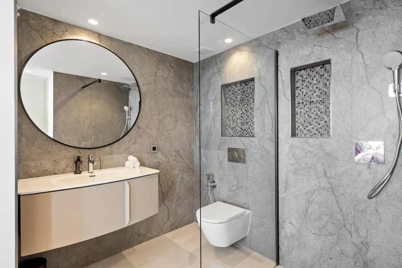 דירות מארבלה Fully Renovated Frontline Flat 0*,