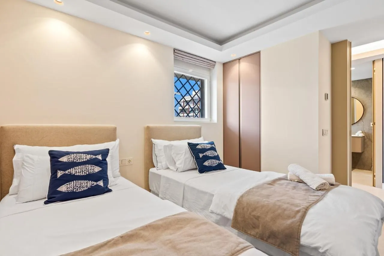 דירות מארבלה Fully Renovated Frontline Flat 0*,