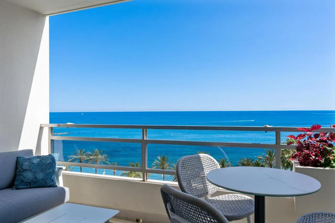 Fully Renovated Frontline Flat Apartment Marbella